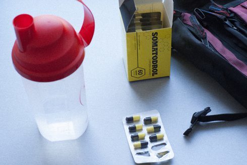 Somatodrol review, shaker bottle and capsules